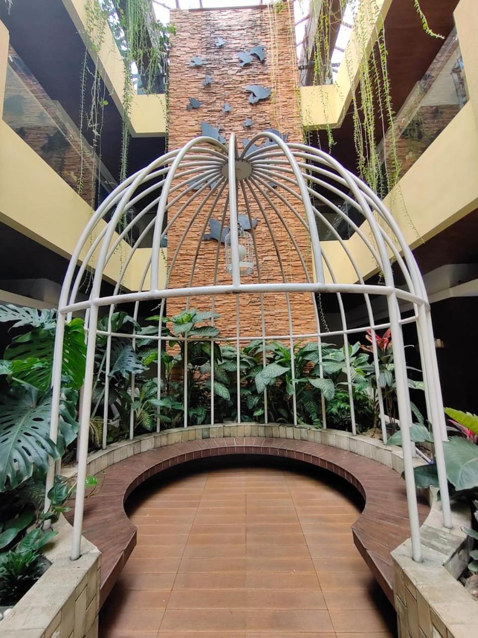Sweet Garden Guest House Маланг Екстериор снимка